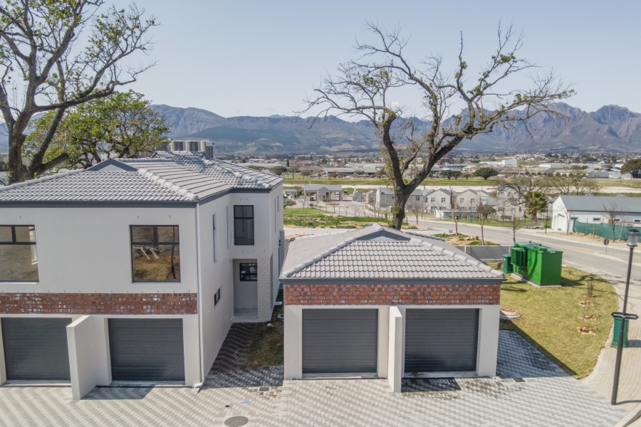 3 Bedroom Property for Sale in Honeydew Country Estate Western Cape